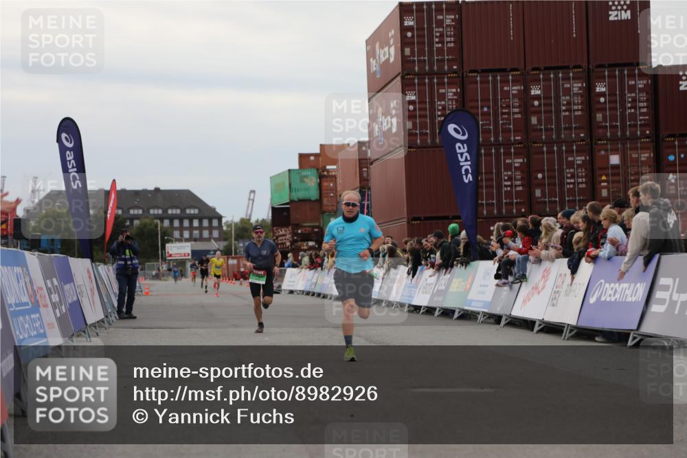 03.10.2025 - Köhlbrandbrückenlauf Yannick Fuchs http://msf.ph/oto/8982926 03.10.2025 15:50:19 Ziel 7045, 9713 meine-sportfotos.de