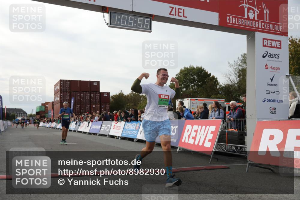 03.10.2025 - Köhlbrandbrückenlauf Yannick Fuchs http://msf.ph/oto/8982930 03.10.2025 16:05:55 Ziel 8616, 9102, 9468 meine-sportfotos.de