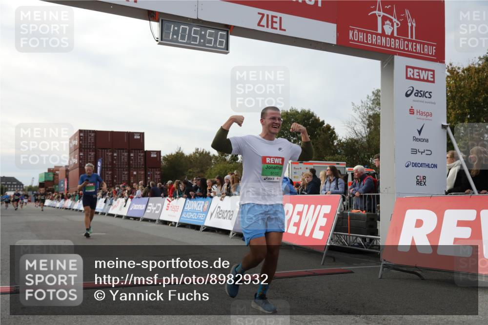 03.10.2025 - Köhlbrandbrückenlauf Yannick Fuchs http://msf.ph/oto/8982932 03.10.2025 16:05:55 Ziel 8616, 9102, 9468 meine-sportfotos.de