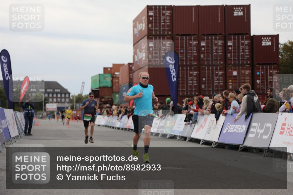 03.10.2025 - Köhlbrandbrückenlauf Yannick Fuchs http://msf.ph/oto/8982933 03.10.2025 15:50:20 Ziel 7045, 9713 meine-sportfotos.de
