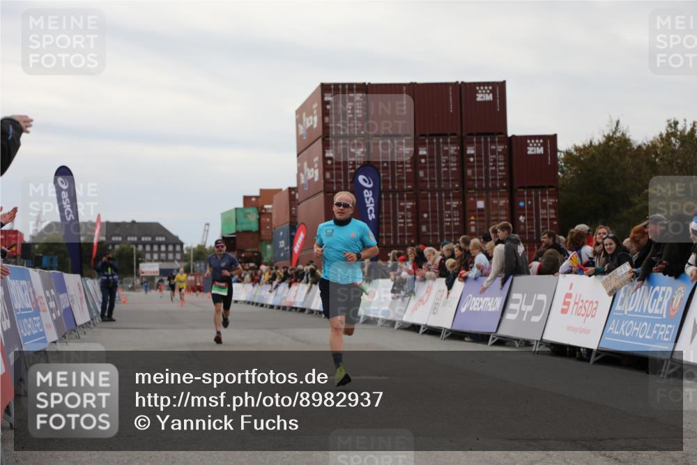 03.10.2025 - Köhlbrandbrückenlauf Yannick Fuchs http://msf.ph/oto/8982937 03.10.2025 15:50:20 Ziel 7045, 9713 meine-sportfotos.de