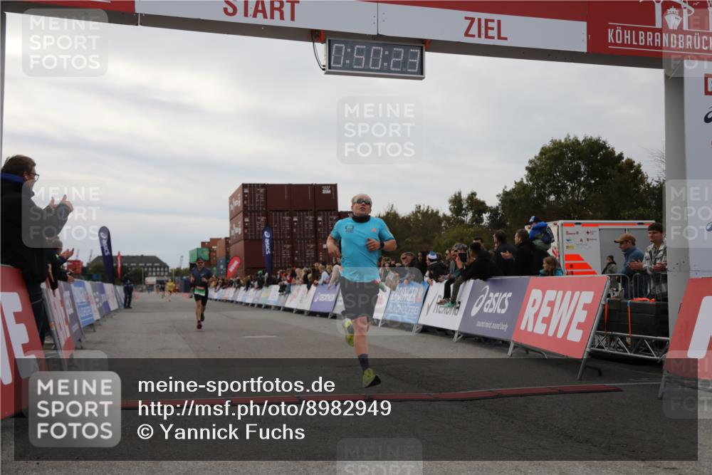03.10.2025 - Köhlbrandbrückenlauf Yannick Fuchs http://msf.ph/oto/8982949 03.10.2025 15:50:22 Ziel 7045, 9713 meine-sportfotos.de