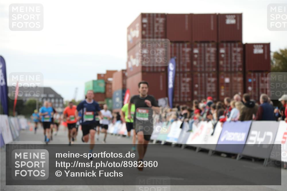 03.10.2025 - Köhlbrandbrückenlauf Yannick Fuchs http://msf.ph/oto/8982960 03.10.2025 16:06:01 Ziel 7610, 8539, 8813, 8886, 9378, 9468, 9596, 9626 meine-sportfotos.de