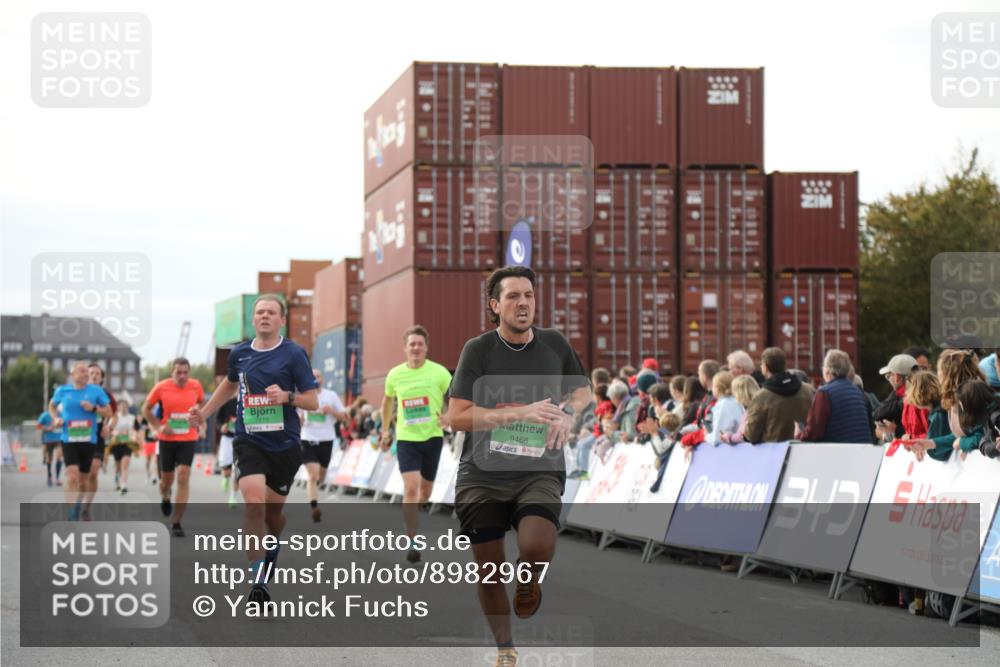 03.10.2025 - Köhlbrandbrückenlauf Yannick Fuchs http://msf.ph/oto/8982967 03.10.2025 16:06:02 Ziel 7610, 8539, 8813, 8886, 9100, 9378, 9468, 9596, 9626 meine-sportfotos.de