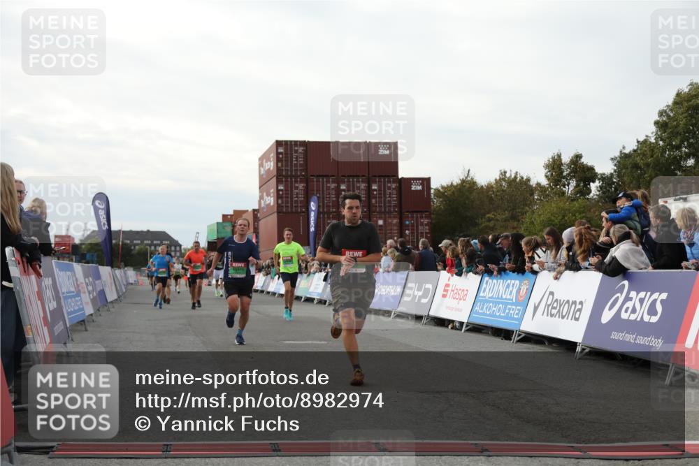 03.10.2025 - Köhlbrandbrückenlauf Yannick Fuchs http://msf.ph/oto/8982974 03.10.2025 16:06:02 Ziel 7610, 8539, 8813, 8886, 9100, 9378, 9468, 9596, 9626 meine-sportfotos.de