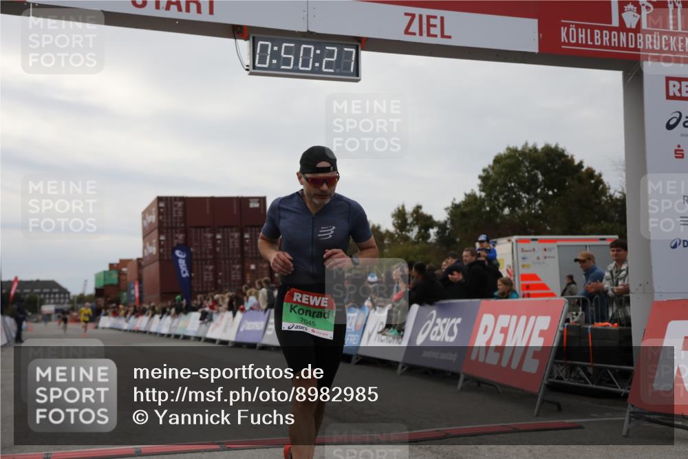 03.10.2025 - Köhlbrandbrückenlauf Yannick Fuchs http://msf.ph/oto/8982985 03.10.2025 15:50:25 Ziel 7045, 7140, 9713 meine-sportfotos.de