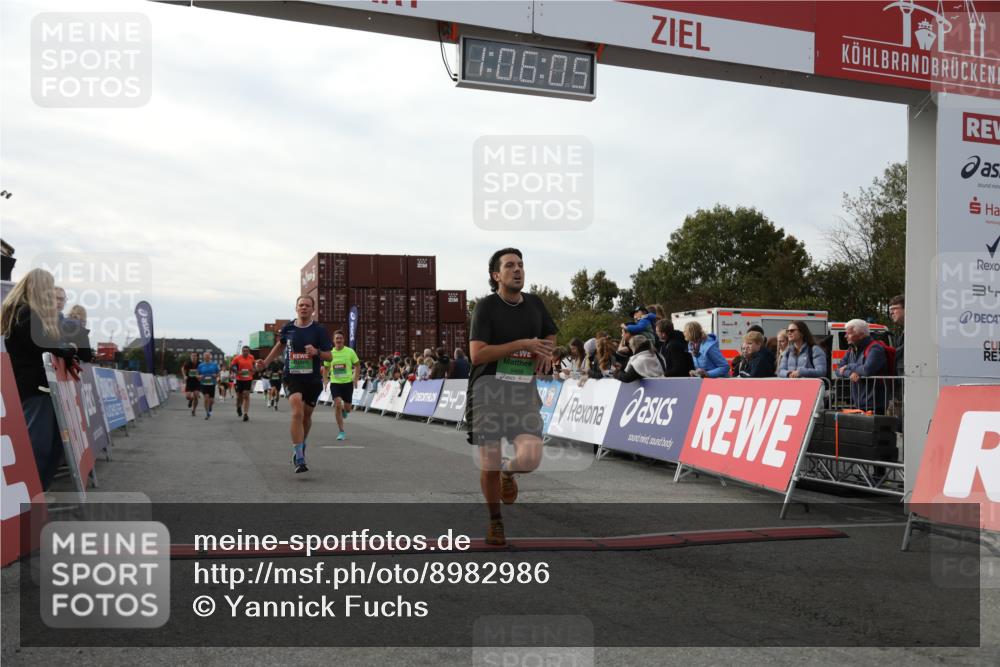 03.10.2025 - Köhlbrandbrückenlauf Yannick Fuchs http://msf.ph/oto/8982986 03.10.2025 16:06:03 Ziel 7296, 7610, 8539, 8813, 8886, 9100, 9378, 9468, 9596, 9626 meine-sportfotos.de