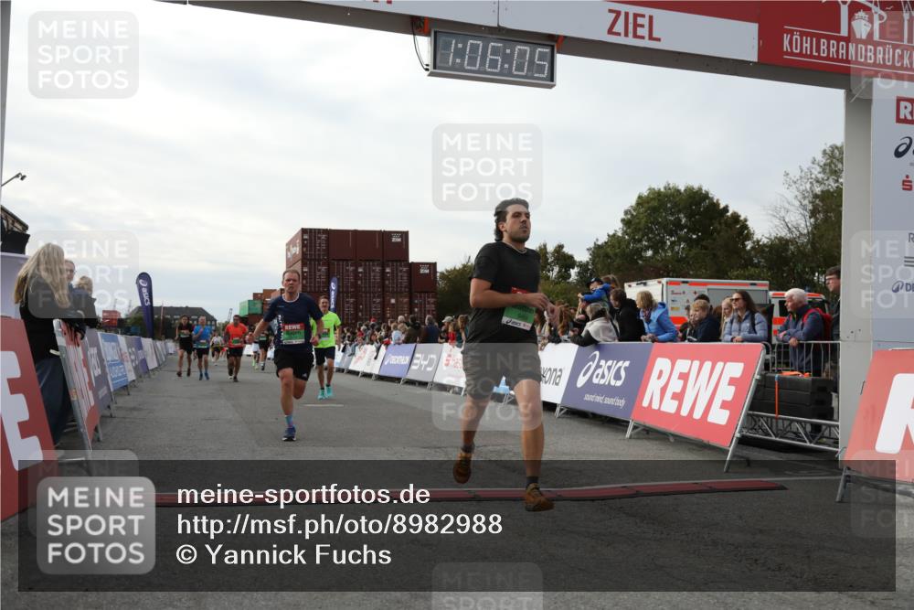 03.10.2025 - Köhlbrandbrückenlauf Yannick Fuchs http://msf.ph/oto/8982988 03.10.2025 16:06:03 Ziel 7296, 7610, 8539, 8813, 8886, 9100, 9378, 9468, 9596, 9626 meine-sportfotos.de