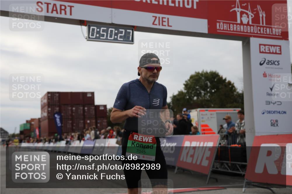 03.10.2025 - Köhlbrandbrückenlauf Yannick Fuchs http://msf.ph/oto/8982989 03.10.2025 15:50:25 Ziel 7045, 7140, 9713 meine-sportfotos.de