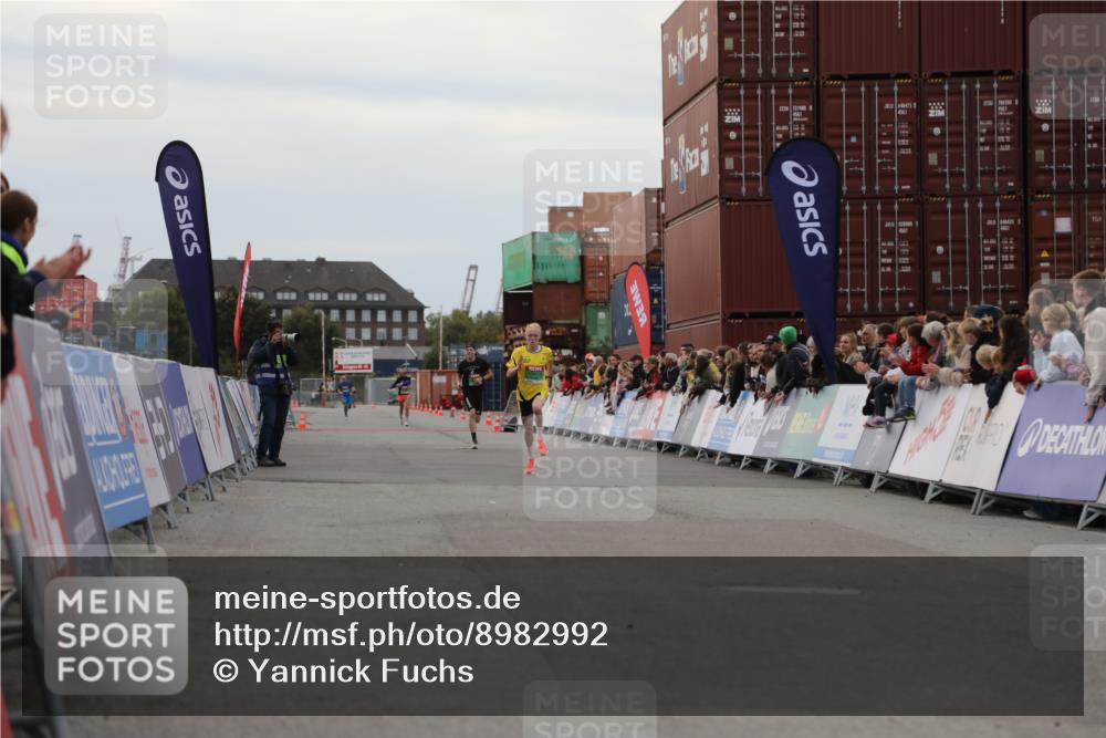 03.10.2025 - Köhlbrandbrückenlauf Yannick Fuchs http://msf.ph/oto/8982992 03.10.2025 15:50:27 Ziel 7045, 7140 meine-sportfotos.de