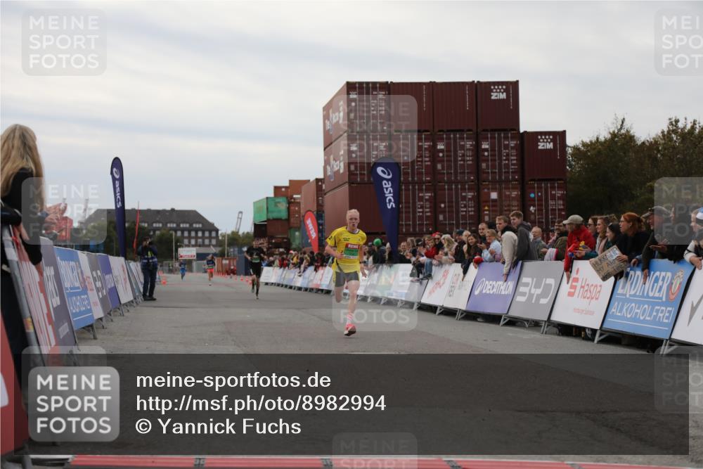 03.10.2025 - Köhlbrandbrückenlauf Yannick Fuchs http://msf.ph/oto/8982994 03.10.2025 15:50:29 Ziel 7036, 7140 meine-sportfotos.de