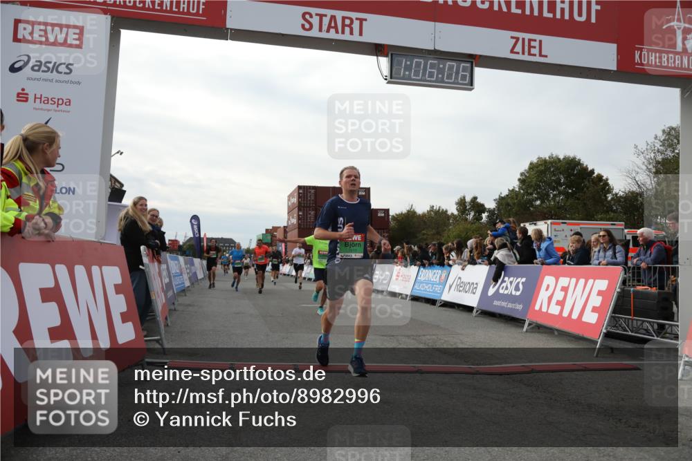 03.10.2025 - Köhlbrandbrückenlauf Yannick Fuchs http://msf.ph/oto/8982996 03.10.2025 16:06:04 Ziel 7296, 7343, 7610, 8539, 8813, 8886, 9100, 9378, 9451, 9468, 9596, 9626, 9633 meine-sportfotos.de