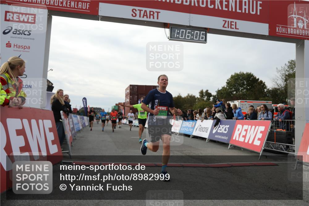 03.10.2025 - Köhlbrandbrückenlauf Yannick Fuchs http://msf.ph/oto/8982999 03.10.2025 16:06:05 Ziel 7296, 7343, 7610, 8539, 8813, 8886, 9100, 9378, 9451, 9468, 9596, 9626, 9633 meine-sportfotos.de