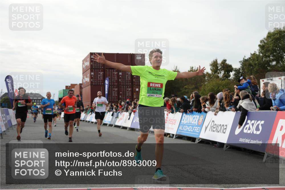 03.10.2025 - Köhlbrandbrückenlauf Yannick Fuchs http://msf.ph/oto/8983009 03.10.2025 16:06:06 Ziel 7296, 7343, 7610, 8539, 8813, 8886, 9100, 9378, 9451, 9468, 9596, 9626, 9633 meine-sportfotos.de