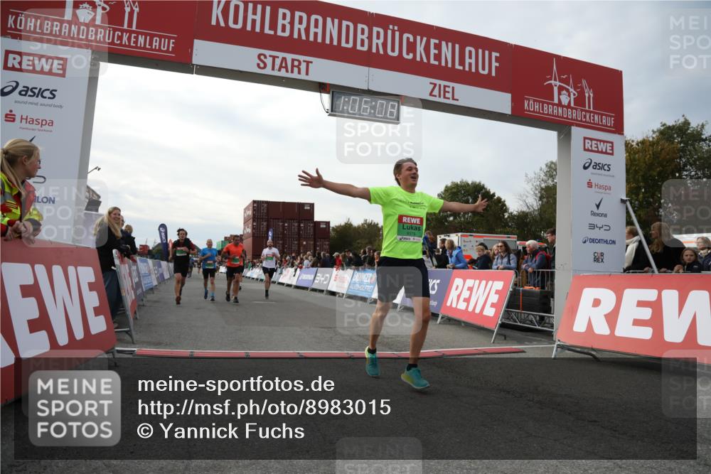 03.10.2025 - Köhlbrandbrückenlauf Yannick Fuchs http://msf.ph/oto/8983015 03.10.2025 16:06:06 Ziel 7296, 7343, 7610, 8539, 8813, 8886, 9100, 9378, 9451, 9468, 9596, 9626, 9633 meine-sportfotos.de