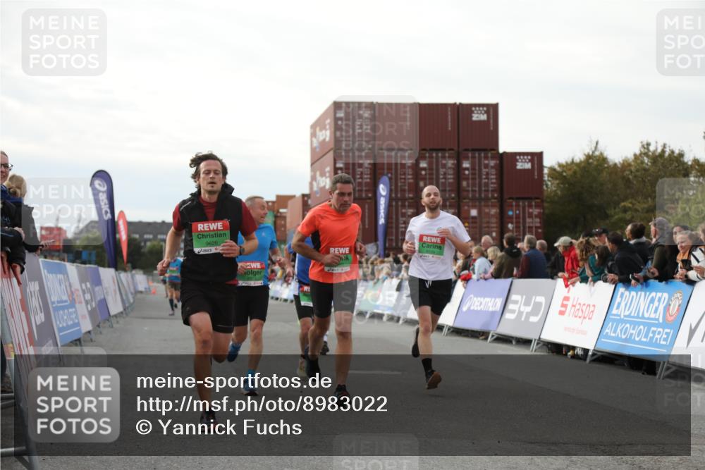 03.10.2025 - Köhlbrandbrückenlauf Yannick Fuchs http://msf.ph/oto/8983022 03.10.2025 16:06:07 Ziel 7296, 7343, 7610, 8064, 8539, 8813, 8886, 9100, 9378, 9451, 9468, 9596, 9626, 9633 meine-sportfotos.de