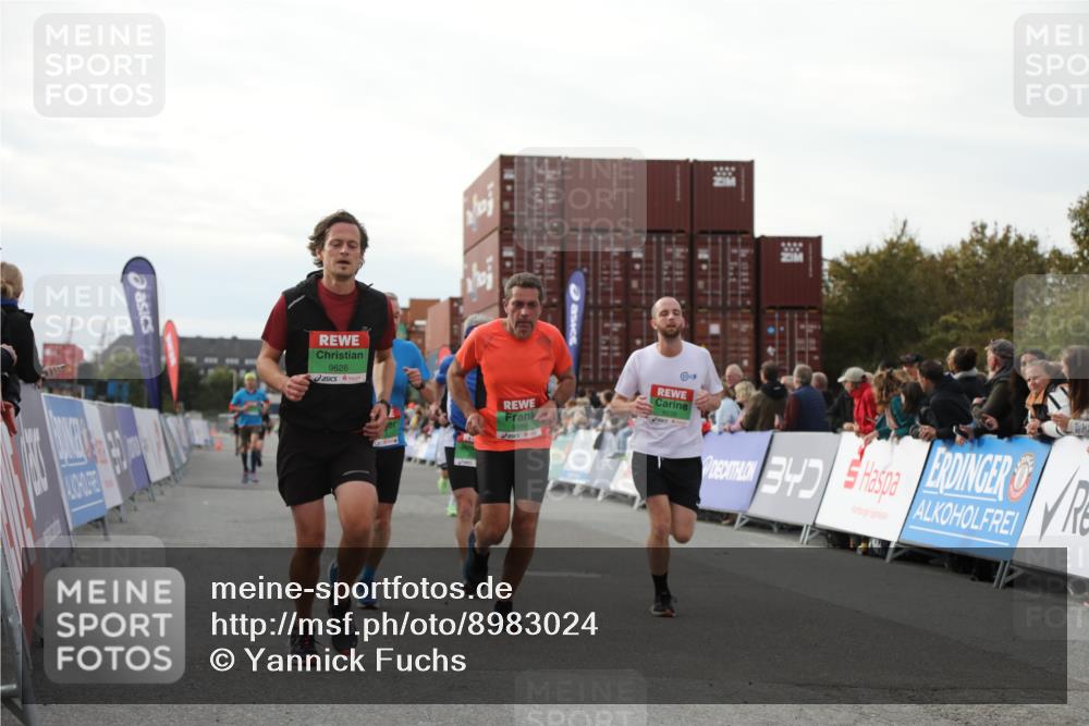 03.10.2025 - Köhlbrandbrückenlauf Yannick Fuchs http://msf.ph/oto/8983024 03.10.2025 16:06:07 Ziel 7296, 7343, 7610, 8064, 8539, 8813, 8886, 9100, 9378, 9451, 9468, 9596, 9626, 9633 meine-sportfotos.de