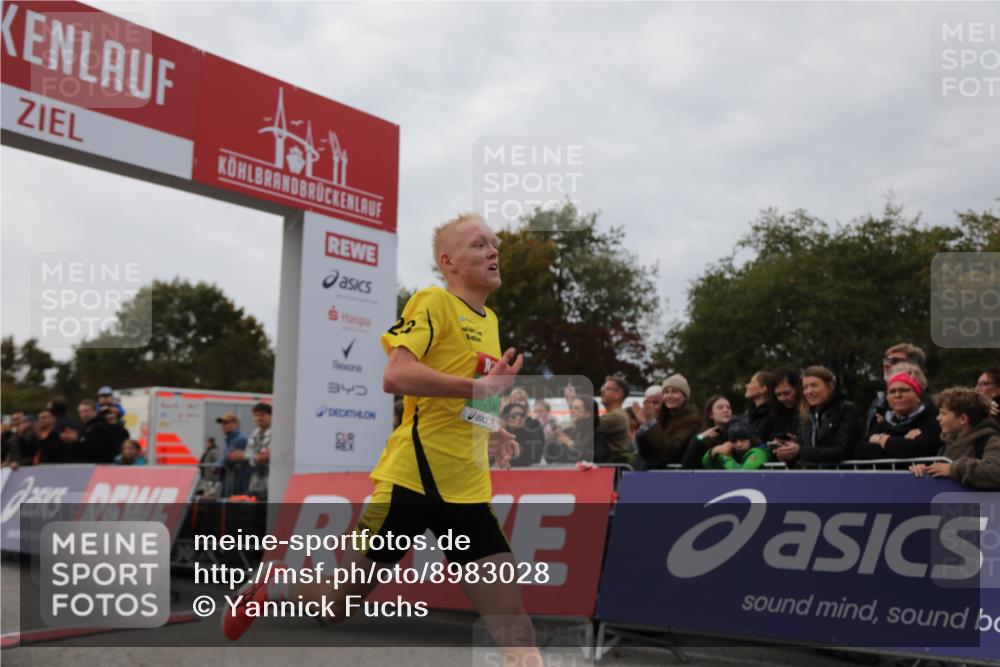 03.10.2025 - Köhlbrandbrückenlauf Yannick Fuchs http://msf.ph/oto/8983028 03.10.2025 15:50:32 Ziel 7036, 7140 meine-sportfotos.de