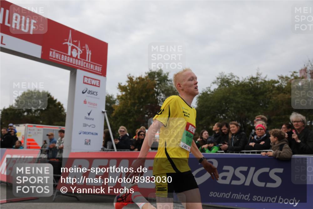 03.10.2025 - Köhlbrandbrückenlauf Yannick Fuchs http://msf.ph/oto/8983030 03.10.2025 15:50:32 Ziel 7036, 7140 meine-sportfotos.de