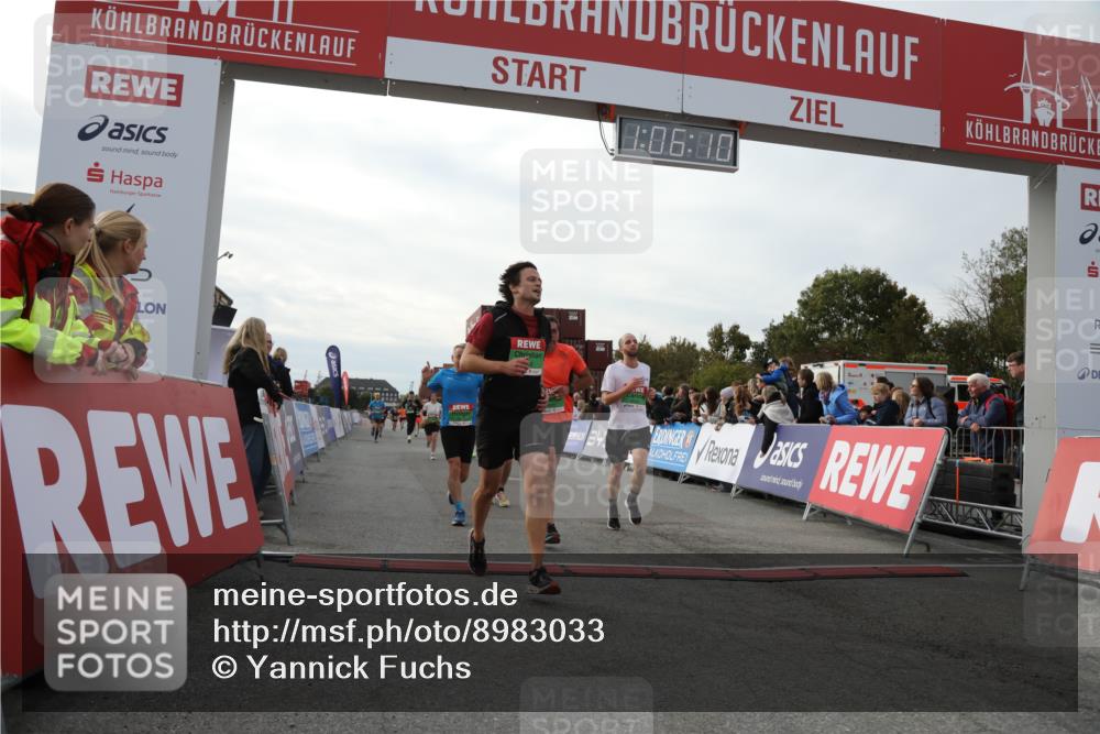03.10.2025 - Köhlbrandbrückenlauf Yannick Fuchs http://msf.ph/oto/8983033 03.10.2025 16:06:08 Ziel 7296, 7343, 7610, 8064, 8539, 8813, 8886, 9100, 9378, 9451, 9596, 9626, 9633 meine-sportfotos.de