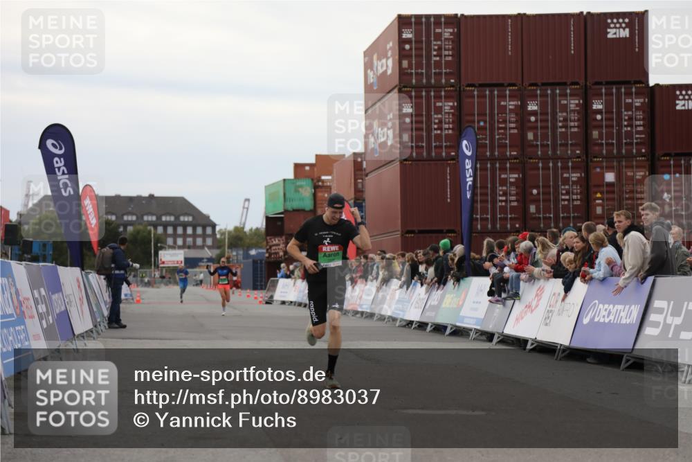 03.10.2025 - Köhlbrandbrückenlauf Yannick Fuchs http://msf.ph/oto/8983037 03.10.2025 15:50:34 Ziel 7036, 7140 meine-sportfotos.de
