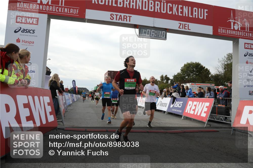 03.10.2025 - Köhlbrandbrückenlauf Yannick Fuchs http://msf.ph/oto/8983038 03.10.2025 16:06:08 Ziel 7296, 7343, 7610, 8064, 8539, 8813, 8886, 9100, 9378, 9451, 9596, 9626, 9633 meine-sportfotos.de