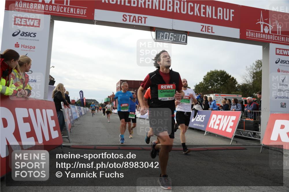 03.10.2025 - Köhlbrandbrückenlauf Yannick Fuchs http://msf.ph/oto/8983042 03.10.2025 16:06:09 Ziel 7296, 7343, 8064, 8539, 8813, 8886, 9100, 9378, 9451, 9483, 9596, 9626, 9633 meine-sportfotos.de
