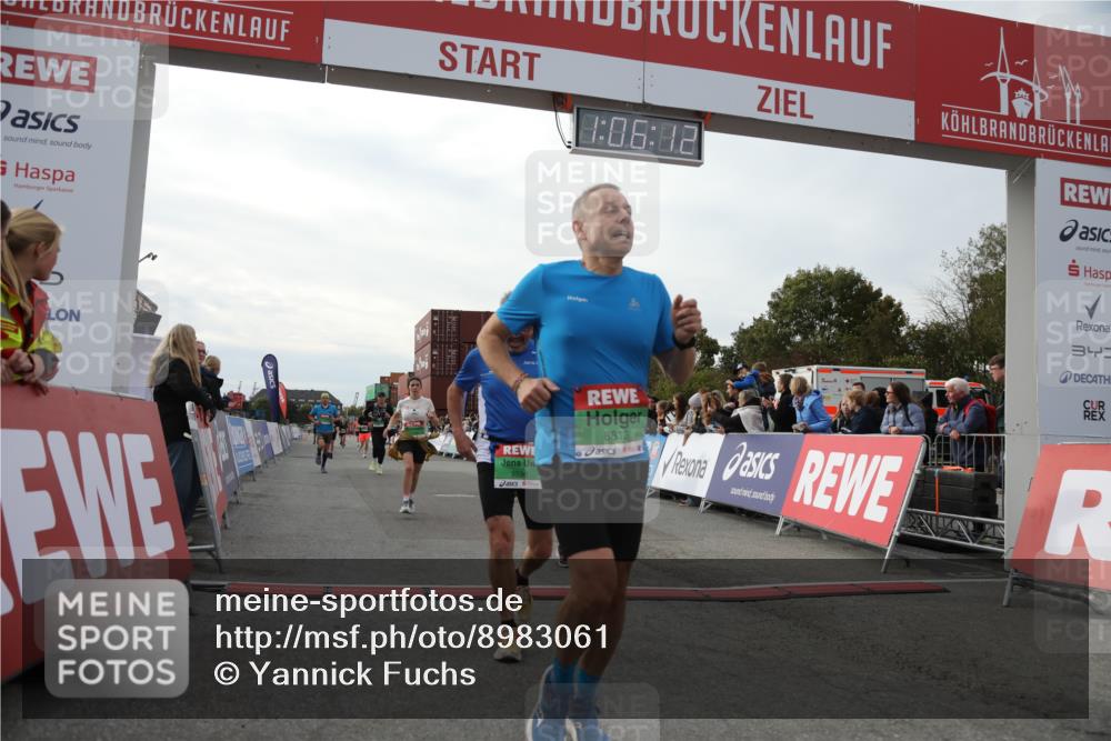 03.10.2025 - Köhlbrandbrückenlauf Yannick Fuchs http://msf.ph/oto/8983061 03.10.2025 16:06:10 Ziel 7296, 7343, 8064, 8539, 8813, 8886, 9100, 9451, 9483, 9596, 9626, 9633 meine-sportfotos.de