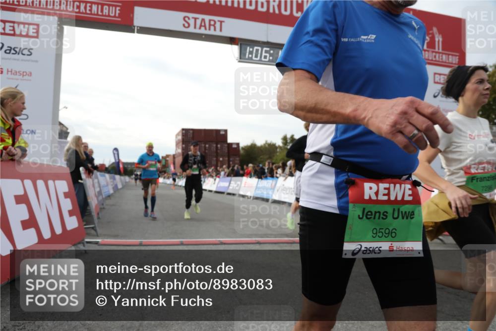 03.10.2025 - Köhlbrandbrückenlauf Yannick Fuchs http://msf.ph/oto/8983083 03.10.2025 16:06:12 Ziel 7296, 7343, 7601, 8064, 8539, 8813, 8886, 9100, 9451, 9483, 9596, 9633 meine-sportfotos.de