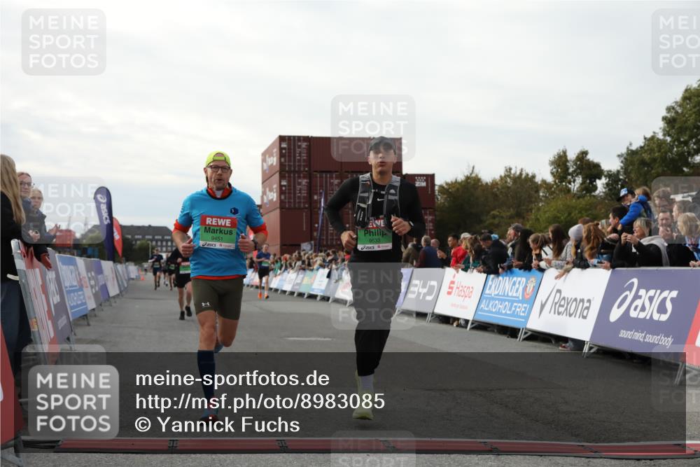 03.10.2025 - Köhlbrandbrückenlauf Yannick Fuchs http://msf.ph/oto/8983085 03.10.2025 16:06:13 Ziel 7296, 7343, 7601, 8064, 8802, 8991, 9100, 9451, 9483, 9596, 9633 meine-sportfotos.de