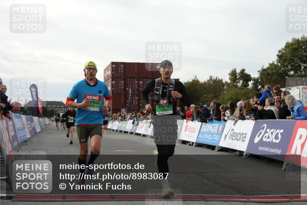 03.10.2025 - Köhlbrandbrückenlauf Yannick Fuchs http://msf.ph/oto/8983087 03.10.2025 16:06:13 Ziel 7296, 7343, 7601, 8064, 8802, 8991, 9100, 9451, 9483, 9596, 9633 meine-sportfotos.de
