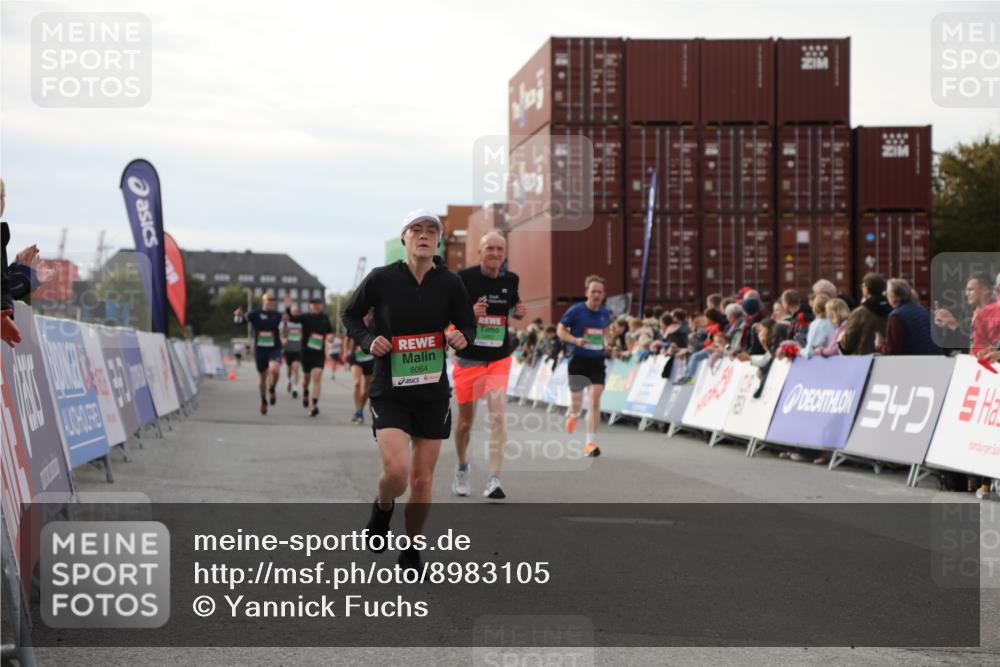 03.10.2025 - Köhlbrandbrückenlauf Yannick Fuchs http://msf.ph/oto/8983105 03.10.2025 16:06:15 Ziel 7296, 7343, 7601, 8064, 8802, 8803, 8804, 8805, 8991, 9451, 9483, 9633 meine-sportfotos.de