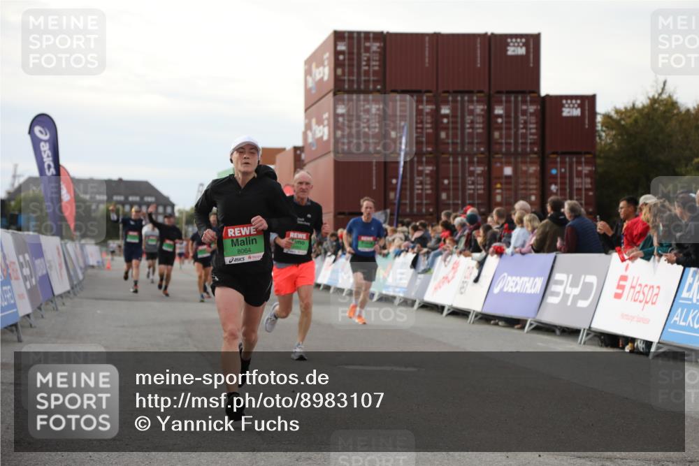 03.10.2025 - Köhlbrandbrückenlauf Yannick Fuchs http://msf.ph/oto/8983107 03.10.2025 16:06:15 Ziel 7296, 7343, 7601, 8064, 8802, 8803, 8804, 8805, 8991, 9451, 9483, 9633 meine-sportfotos.de