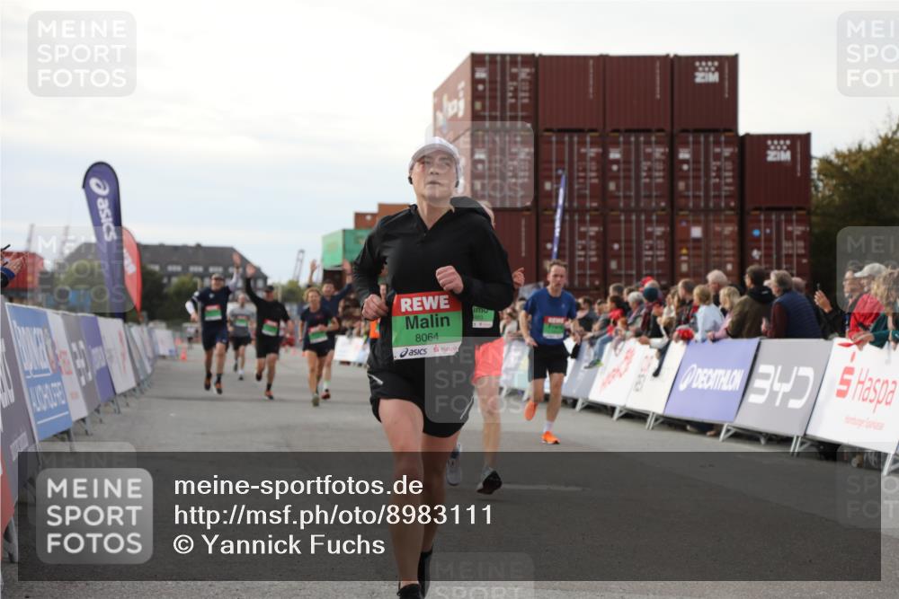 03.10.2025 - Köhlbrandbrückenlauf Yannick Fuchs http://msf.ph/oto/8983111 03.10.2025 16:06:16 Ziel 7343, 7601, 8064, 8802, 8803, 8804, 8805, 8991, 9451, 9483, 9633 meine-sportfotos.de