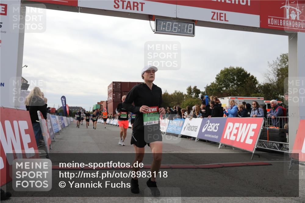 03.10.2025 - Köhlbrandbrückenlauf Yannick Fuchs http://msf.ph/oto/8983118 03.10.2025 16:06:17 Ziel 7576, 7601, 8064, 8802, 8803, 8804, 8805, 8991, 9483 meine-sportfotos.de