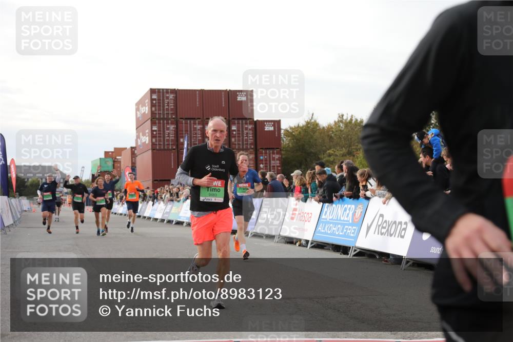 03.10.2025 - Köhlbrandbrückenlauf Yannick Fuchs http://msf.ph/oto/8983123 03.10.2025 16:06:17 Ziel 7576, 7601, 8064, 8802, 8803, 8804, 8805, 8991, 9483 meine-sportfotos.de