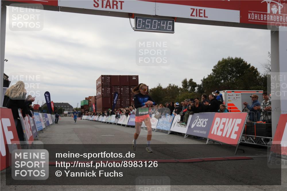 03.10.2025 - Köhlbrandbrückenlauf Yannick Fuchs http://msf.ph/oto/8983126 03.10.2025 15:50:44 Ziel 7020, 7065 meine-sportfotos.de