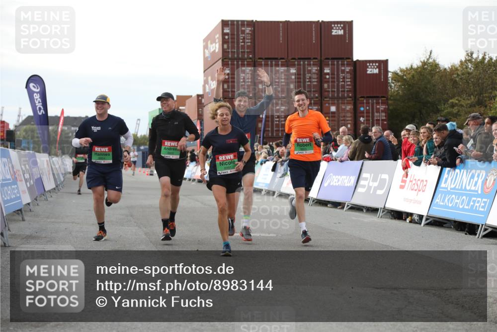 03.10.2025 - Köhlbrandbrückenlauf Yannick Fuchs http://msf.ph/oto/8983144 03.10.2025 16:06:20 Ziel 7576, 7601, 8802, 8803, 8804, 8805, 8991, 9483, 9572 meine-sportfotos.de