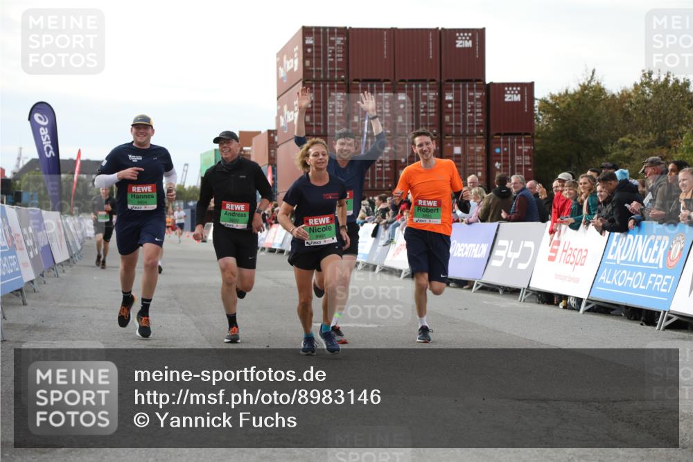 03.10.2025 - Köhlbrandbrückenlauf Yannick Fuchs http://msf.ph/oto/8983146 03.10.2025 16:06:20 Ziel 7576, 7601, 8802, 8803, 8804, 8805, 8991, 9483, 9572 meine-sportfotos.de