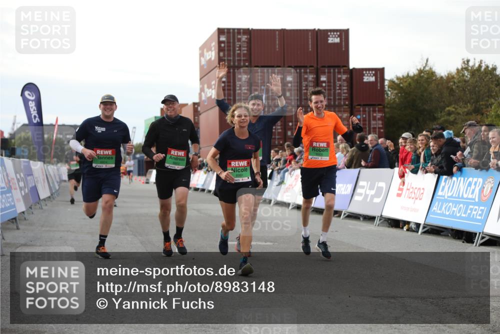 03.10.2025 - Köhlbrandbrückenlauf Yannick Fuchs http://msf.ph/oto/8983148 03.10.2025 16:06:21 Ziel 7576, 7601, 8802, 8803, 8804, 8805, 8991, 9483, 9572 meine-sportfotos.de