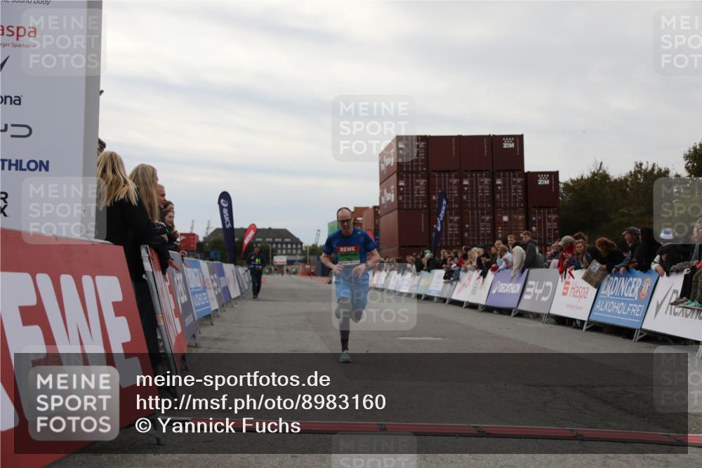 03.10.2025 - Köhlbrandbrückenlauf Yannick Fuchs http://msf.ph/oto/8983160 03.10.2025 15:50:50 Ziel 7065 meine-sportfotos.de
