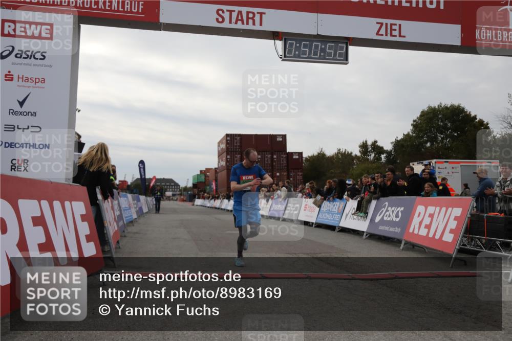 03.10.2025 - Köhlbrandbrückenlauf Yannick Fuchs http://msf.ph/oto/8983169 03.10.2025 15:50:50 Ziel 7065 meine-sportfotos.de
