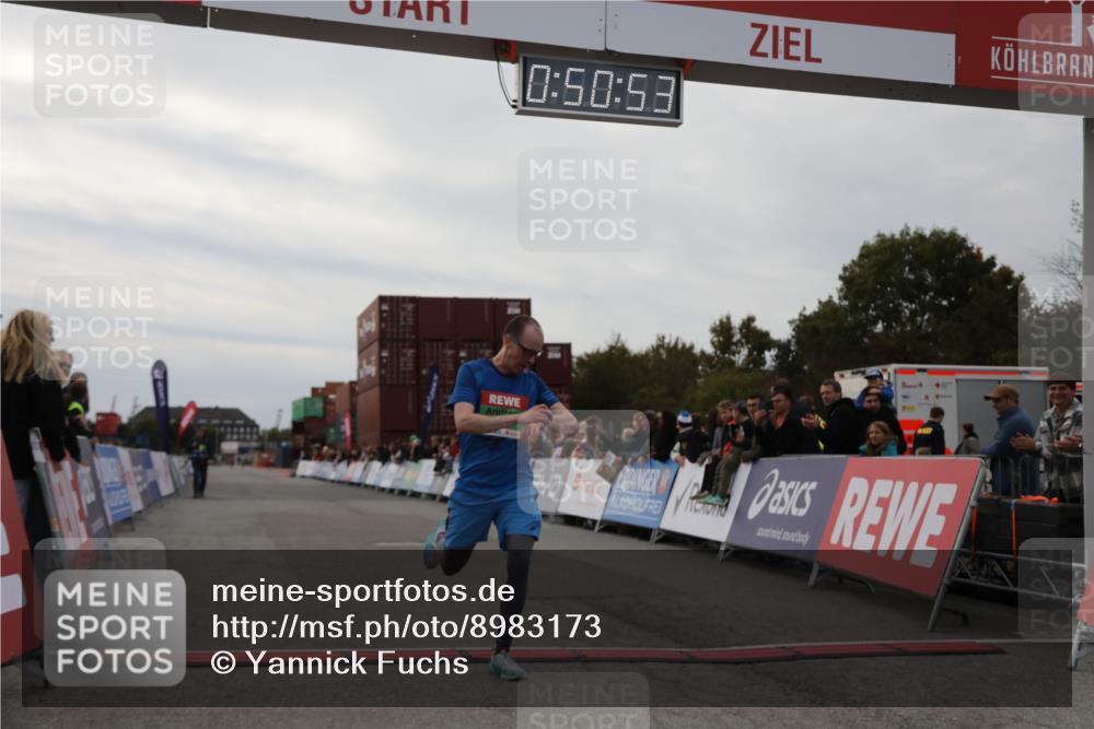 03.10.2025 - Köhlbrandbrückenlauf Yannick Fuchs http://msf.ph/oto/8983173 03.10.2025 15:50:51 Ziel 7065 meine-sportfotos.de