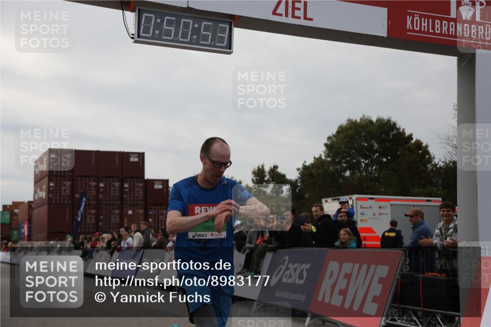 03.10.2025 - Köhlbrandbrückenlauf Yannick Fuchs http://msf.ph/oto/8983177 03.10.2025 15:50:51 Ziel 7065 meine-sportfotos.de