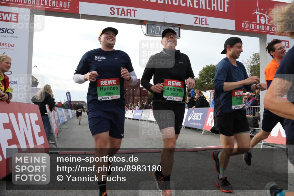03.10.2025 - Köhlbrandbrückenlauf Yannick Fuchs http://msf.ph/oto/8983180 03.10.2025 16:06:23 Ziel 7576, 7601, 8802, 8803, 8804, 8805, 8991, 9572 meine-sportfotos.de
