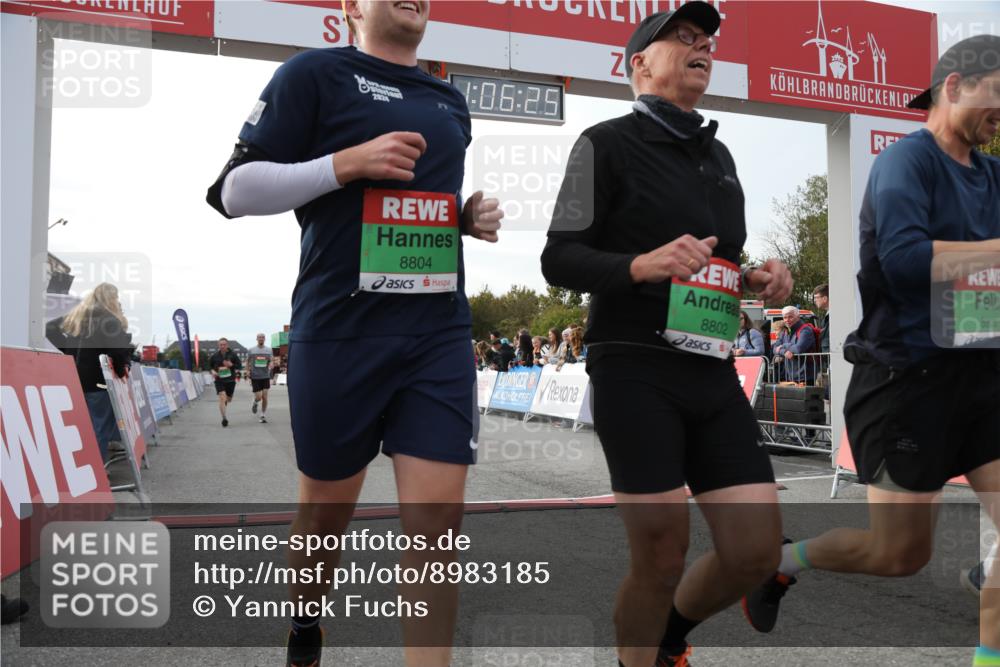 03.10.2025 - Köhlbrandbrückenlauf Yannick Fuchs http://msf.ph/oto/8983185 03.10.2025 16:06:23 Ziel 7576, 7601, 8802, 8803, 8804, 8805, 8991, 9572 meine-sportfotos.de