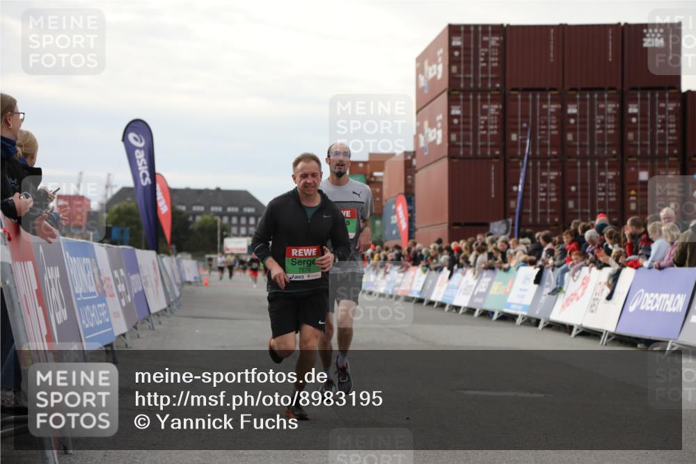 03.10.2025 - Köhlbrandbrückenlauf Yannick Fuchs http://msf.ph/oto/8983195 03.10.2025 16:06:24 Ziel 7576, 8802, 8803, 8804, 8805, 8991, 9572 meine-sportfotos.de