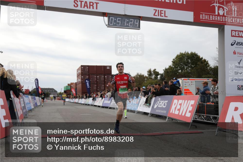 03.10.2025 - Köhlbrandbrückenlauf Yannick Fuchs http://msf.ph/oto/8983208 03.10.2025 15:51:22 Ziel 7050, 7250, 8861, 9564 meine-sportfotos.de