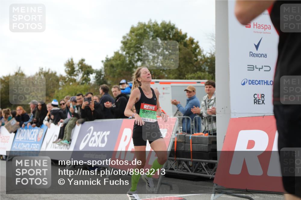 03.10.2025 - Köhlbrandbrückenlauf Yannick Fuchs http://msf.ph/oto/8983213 03.10.2025 15:51:23 Ziel 7050, 7250, 8861, 9564 meine-sportfotos.de