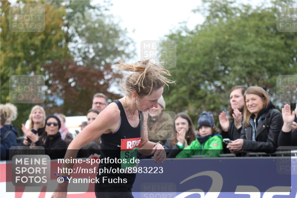 03.10.2025 - Köhlbrandbrückenlauf Yannick Fuchs http://msf.ph/oto/8983223 03.10.2025 15:51:25 Ziel 7050, 7250, 8861, 9564 meine-sportfotos.de